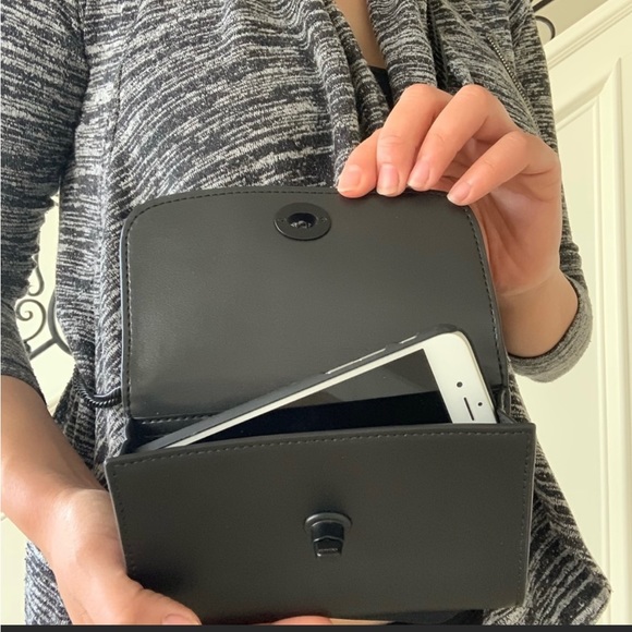 COACH FLAP PHONE CHAIN CROSSBODY - Picture 6 of 6